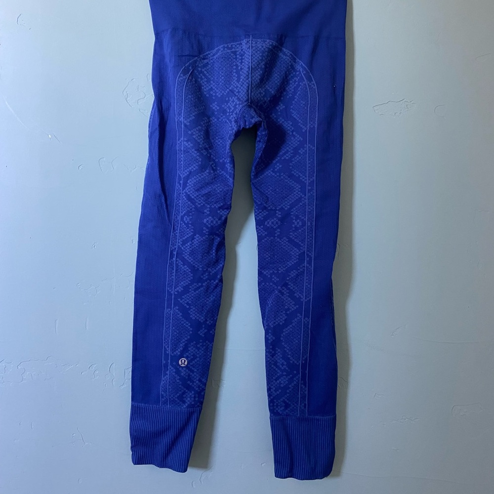 Lululemon blue snake print pants